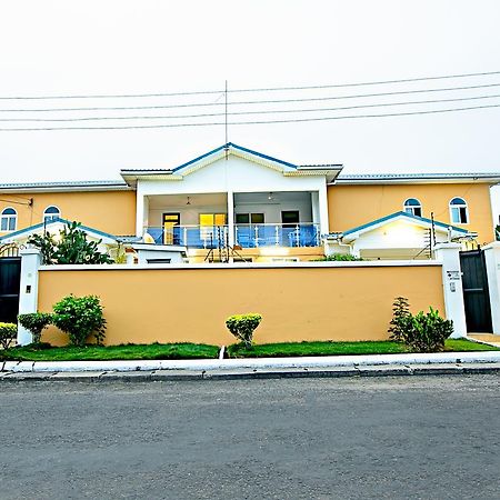@Home Boutique B&B Hostel And Suite Accra Exteriör bild