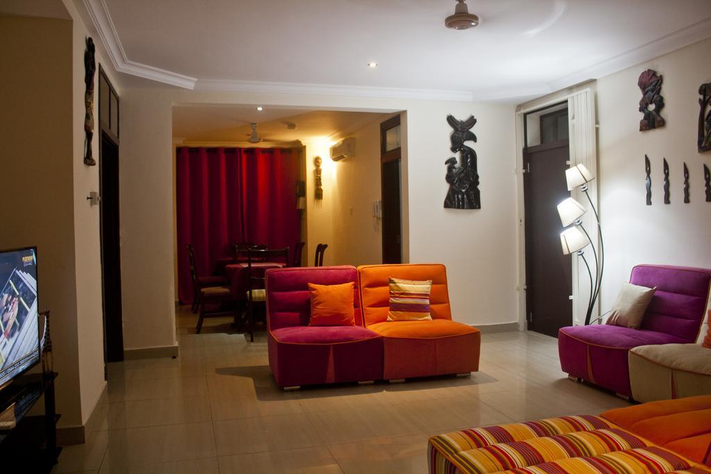 @Home Boutique B&B Hostel And Suite Accra Exteriör bild