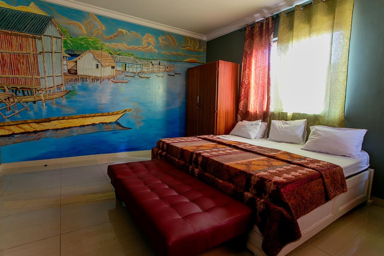 @Home Boutique B&B Hostel And Suite Accra Exteriör bild