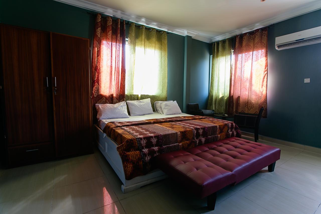 @Home Boutique B&B Hostel And Suite Accra Exteriör bild