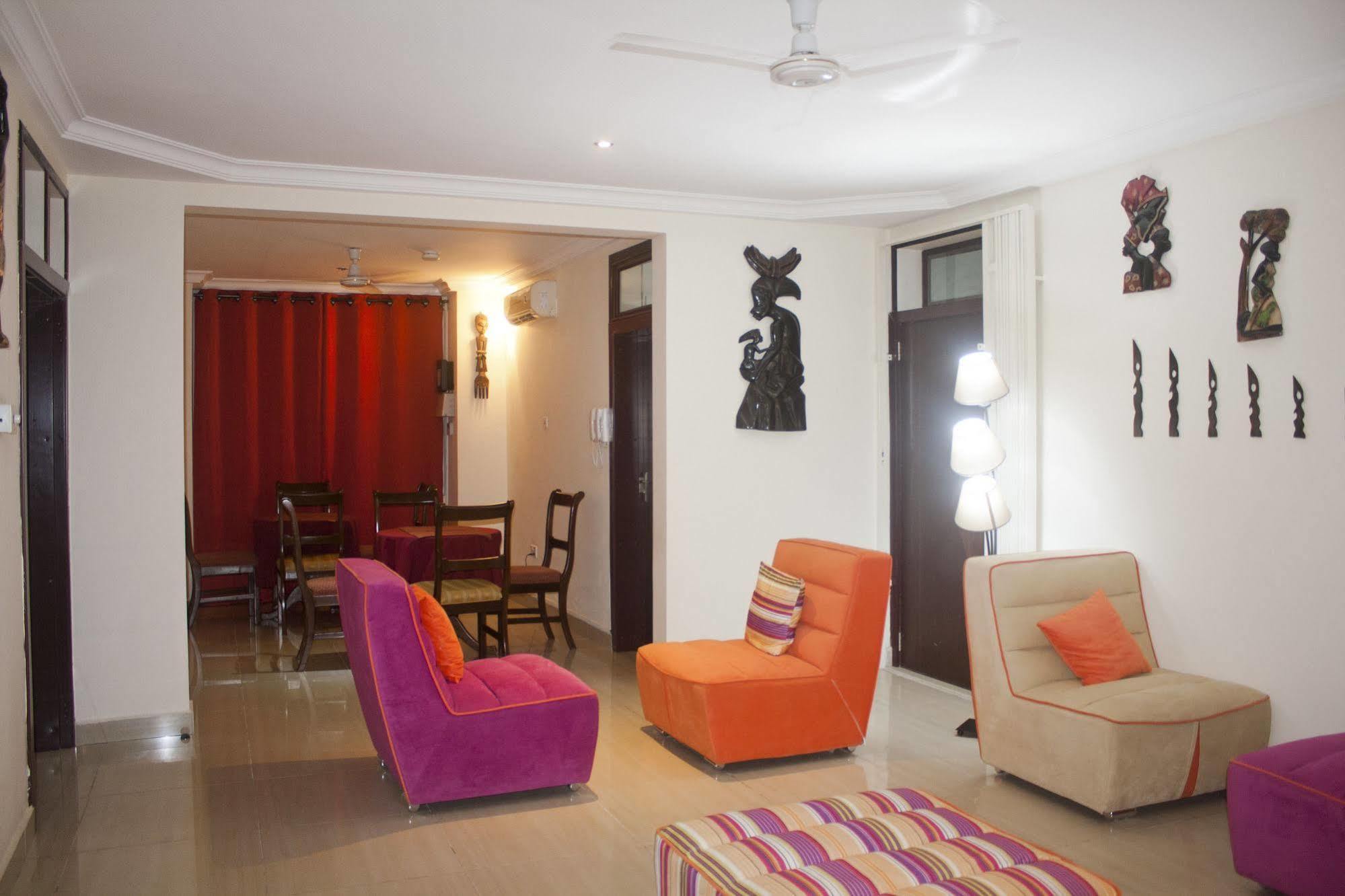 @Home Boutique B&B Hostel And Suite Accra Exteriör bild