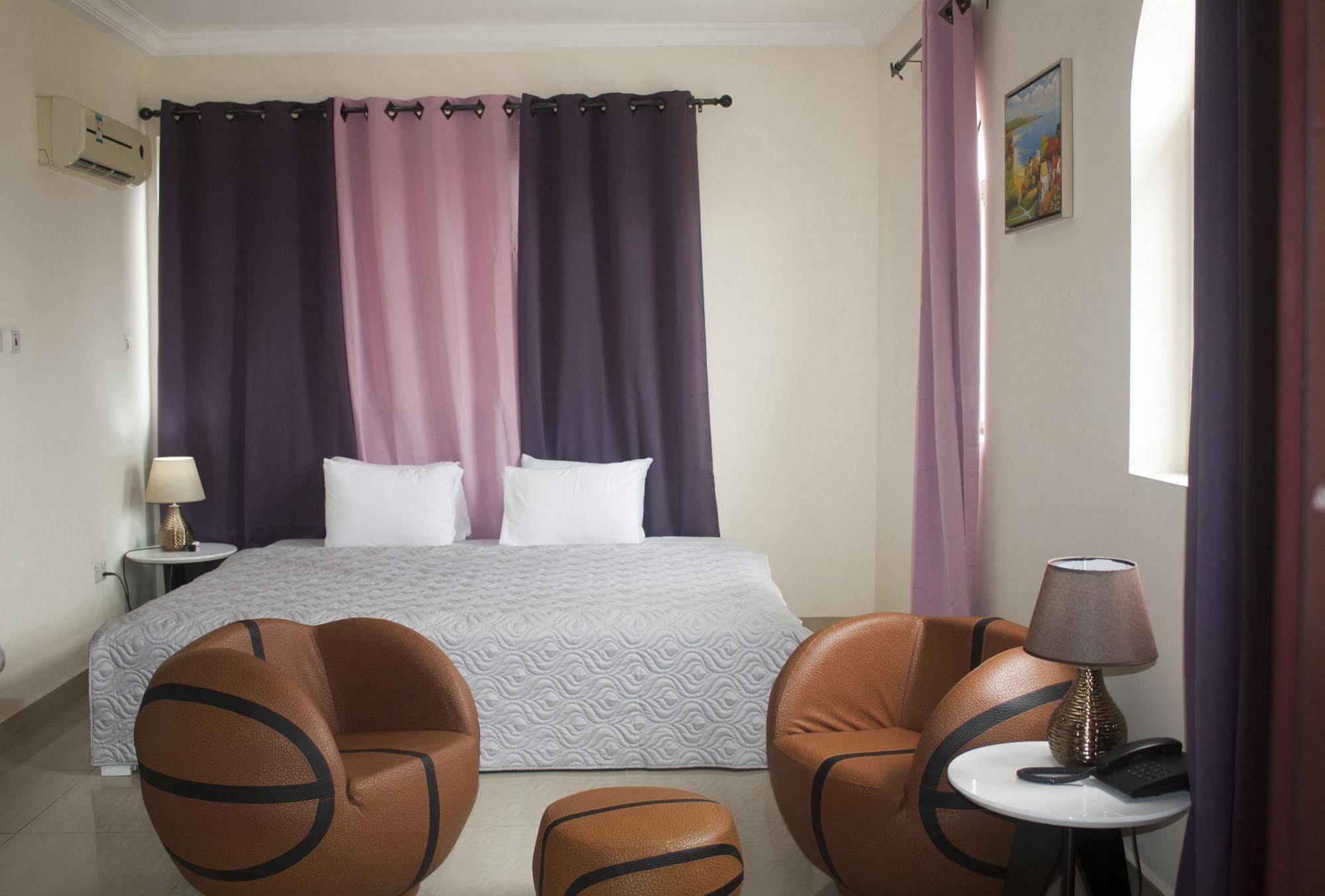 @Home Boutique B&B Hostel And Suite Accra Exteriör bild