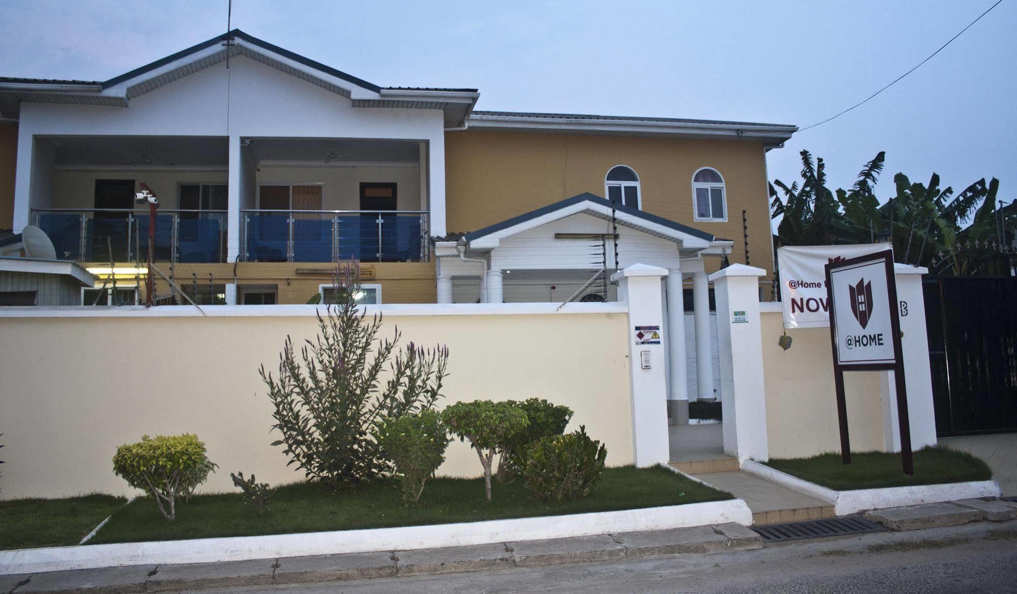 @Home Boutique B&B Hostel And Suite Accra Exteriör bild