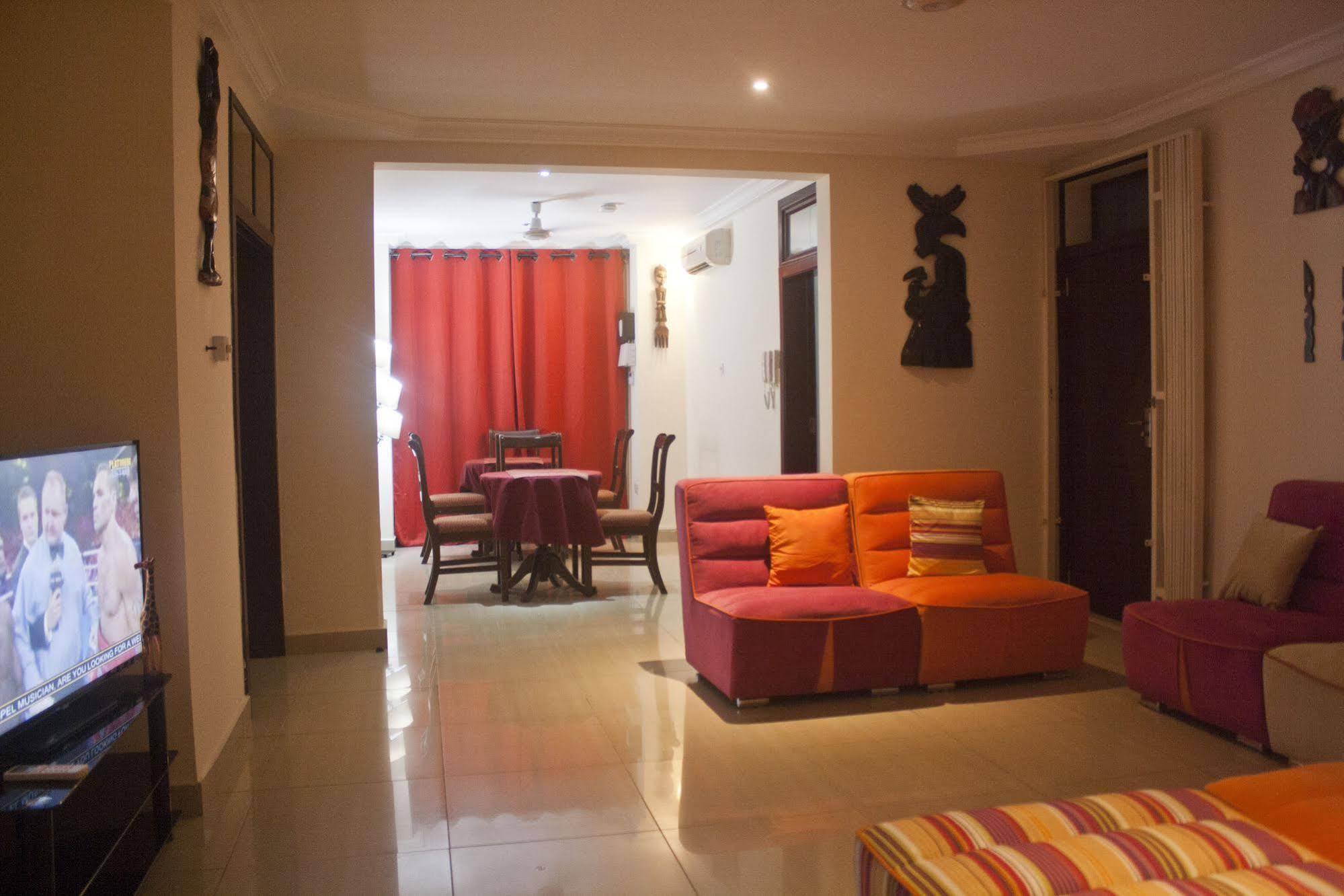 @Home Boutique B&B Hostel And Suite Accra Exteriör bild